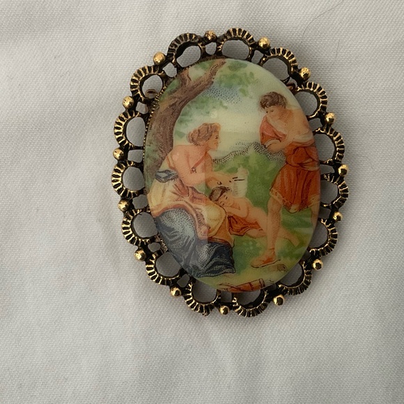 Jewelry - Vintage Cameo Brooch with Gold Accents